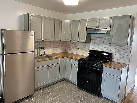 2nd image of 803 Throggs Neck Expy #2B