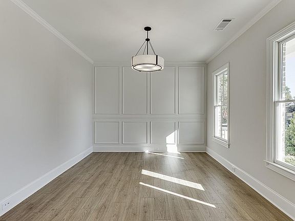 5th image of 452 Thunder Rd