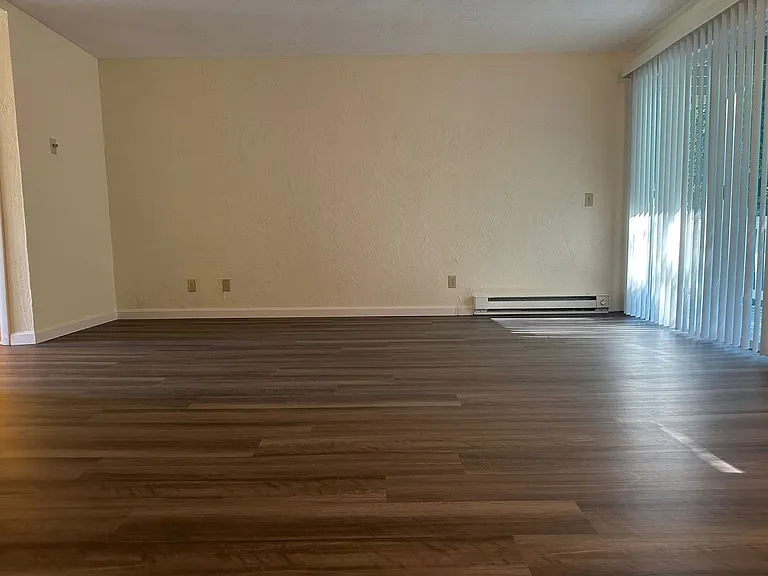 Westland Meadows — Photo 16