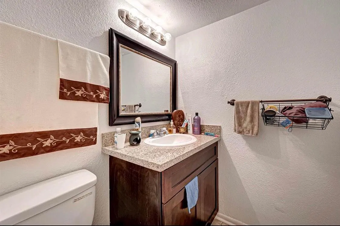 2 bed, 950 sqft, $1,400 — Photo 4