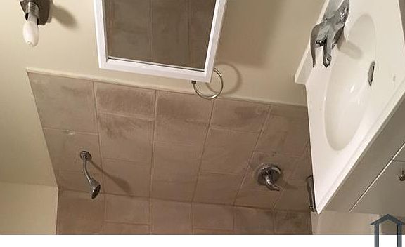 4th image of 2821 W Flournoy St #2