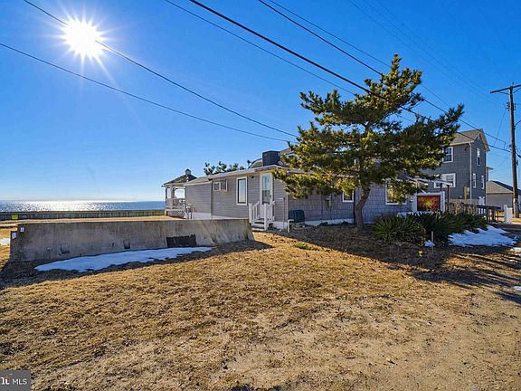 5th image of 102 Delaware Ave