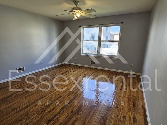 3rd image of 93 Bragaw Ave #1