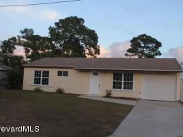 104 High Ct, Sebastian, FL 32958
