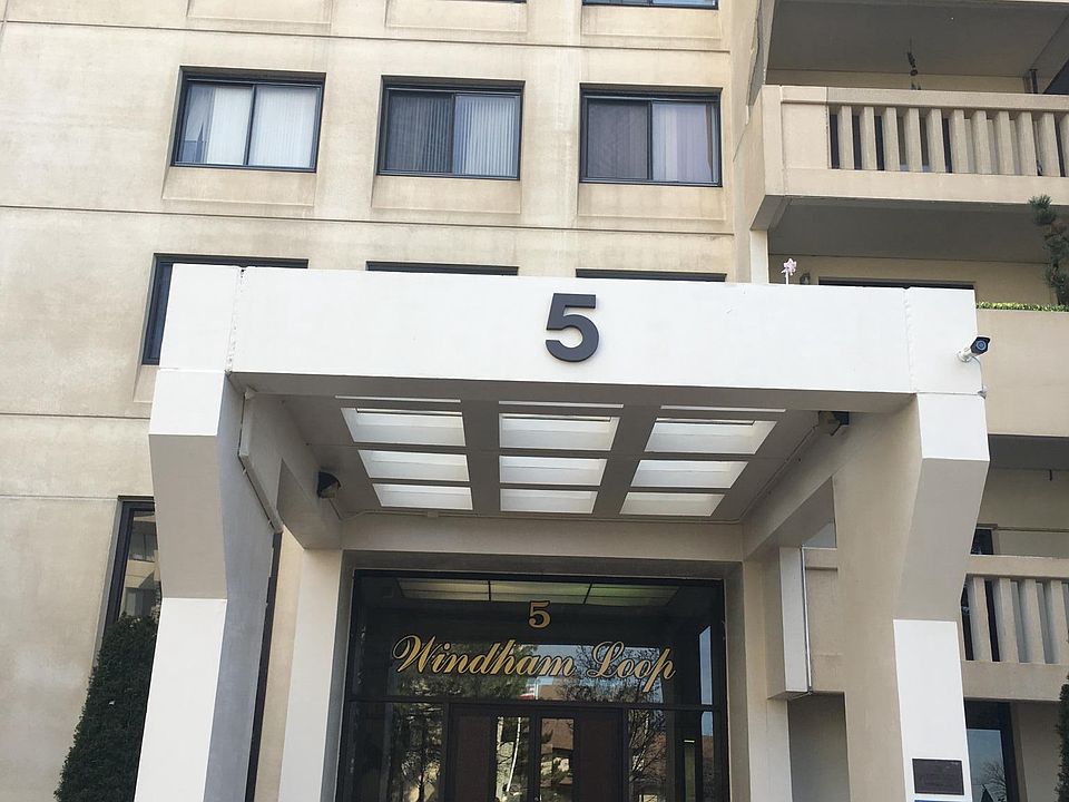 front of the building looking into the lobby