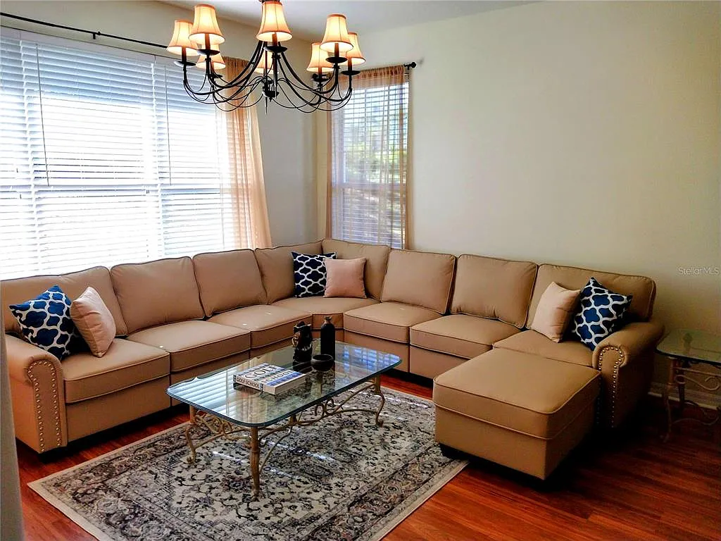 3 bed, 2.0 bath, 1657 sqft, $2,700 — Photo 3