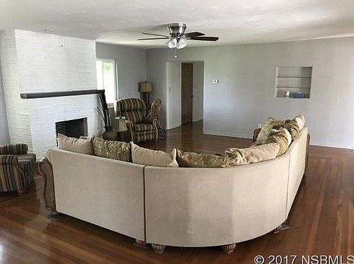 3rd image of 2209 S Peninsula Dr