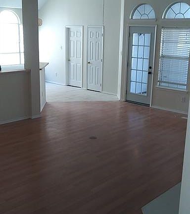 3rd image of 2437 London Dr
