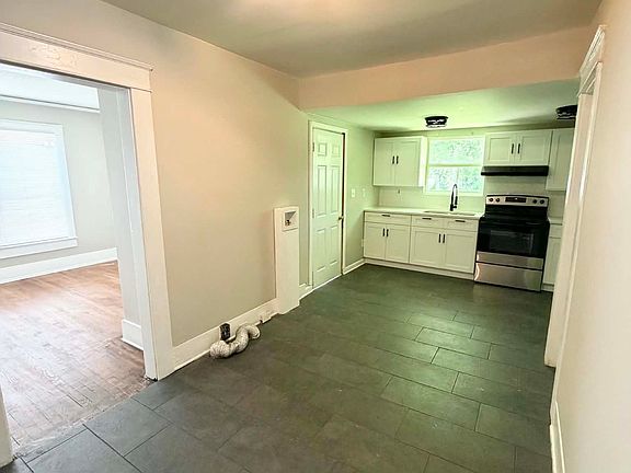 4th image of 3102 Border St