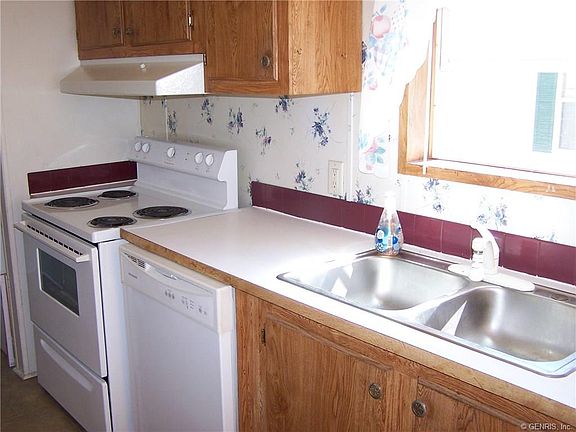 4th image of 7 Juniper Dr