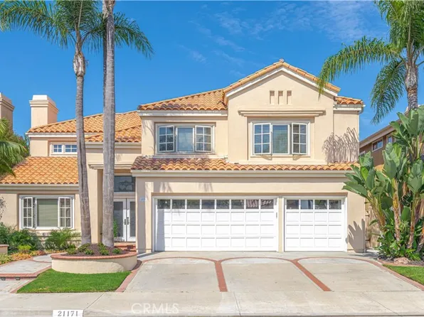 21171 Hillsdale Ln, Huntington Beach, CA 92646