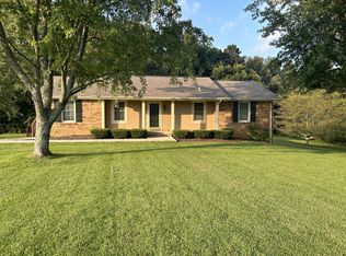 902 Town Branch Rd, Charlotte, TN 37036