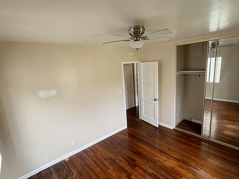 1042-48 Loring St #1048 — Photo 8