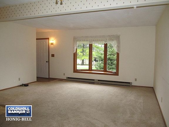 4th image of 29934 Corson Dr