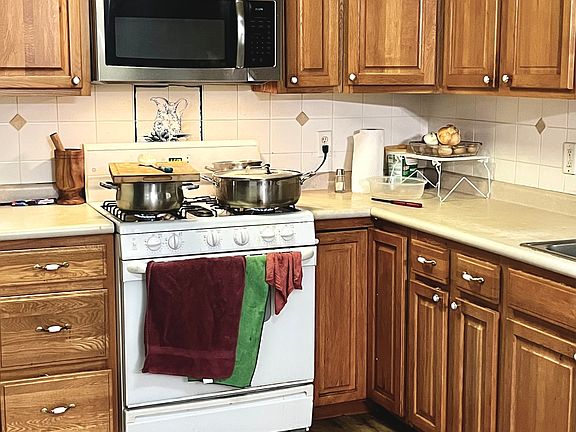 5th image of 705 Geiger St