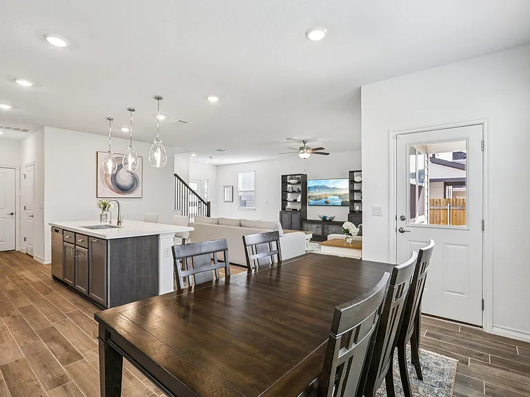2903 Bronx Dr — Photo 11
