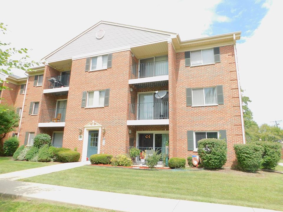 1st image of 1534 N River West Ct APT 1A