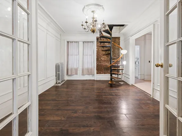 2755 Briggs Avenue image 1 of 14