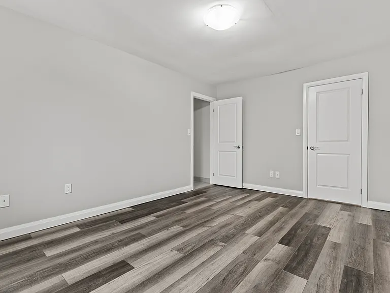 483 Linwell Rd — Photo 9
