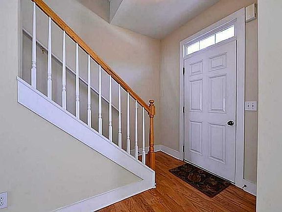 3rd image of 3352 Chastain Landings Ct