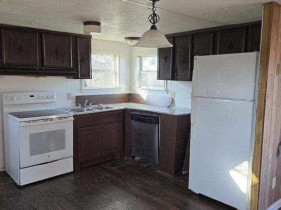 5th image of 18509 Blake Manor Rd
