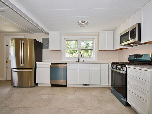 5th image of 12 Lake Road E