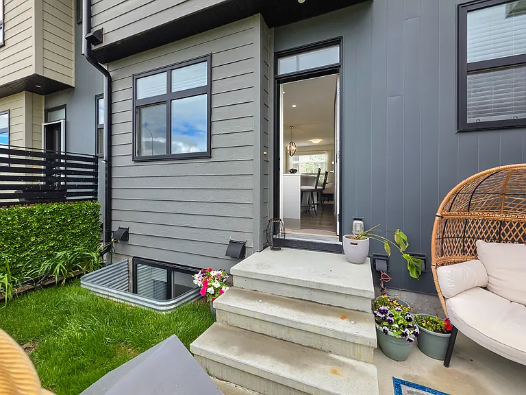 206 Sage Meadows Gdns NW — Photo 38
