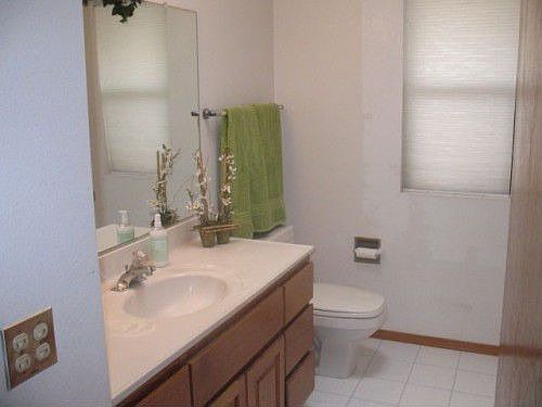 5th image of 256 Acoma Blvd S