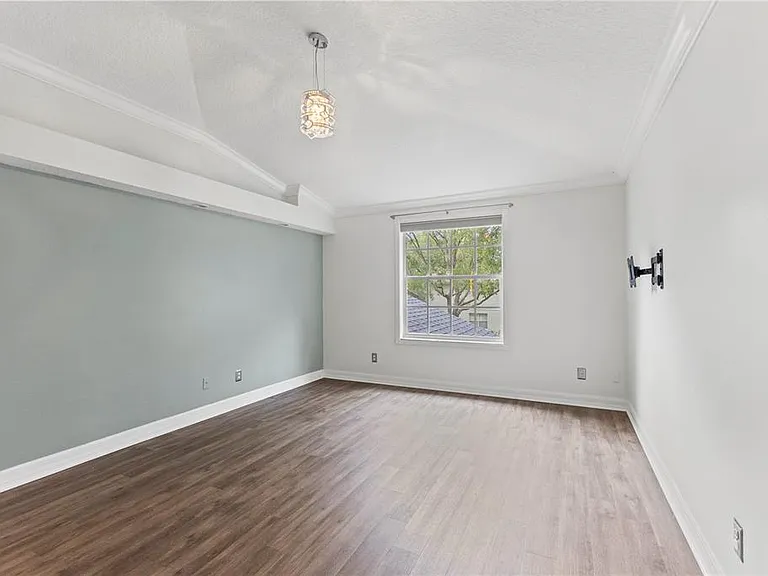 9307 Poplar Creek Ct — Photo 37