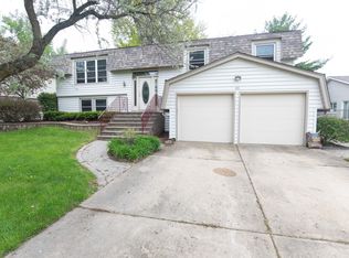 425 W Briarcliff Rd, Bolingbrook, IL 60440