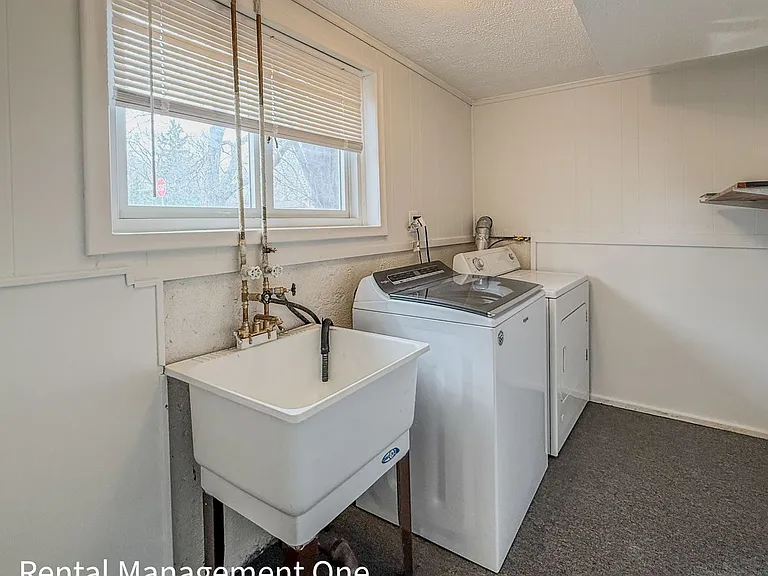 5604 Haymeadow Dr — Photo 30