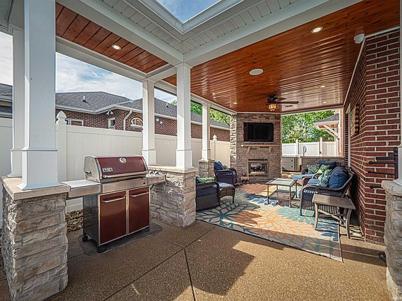 4th image of 10411 Lauren Ct