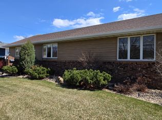 414 8th Ave NW, Valley City, ND 58072