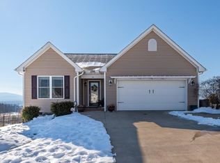 22 Upland Ct, Stuarts Draft, VA 24477