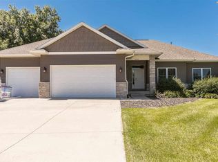 1695 Linden Ln, North Liberty, IA 52317