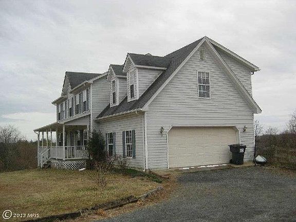 3rd image of 16139 Fox Chase Ln
