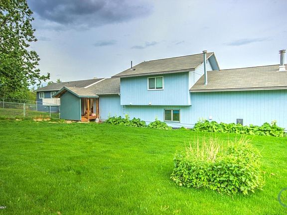 5th image of 745 W Coville Cir