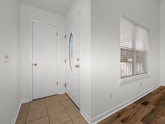 5th image of 130 Sunnymeade Dr