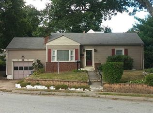 19 Glendale Dr, West Warwick, RI 02893