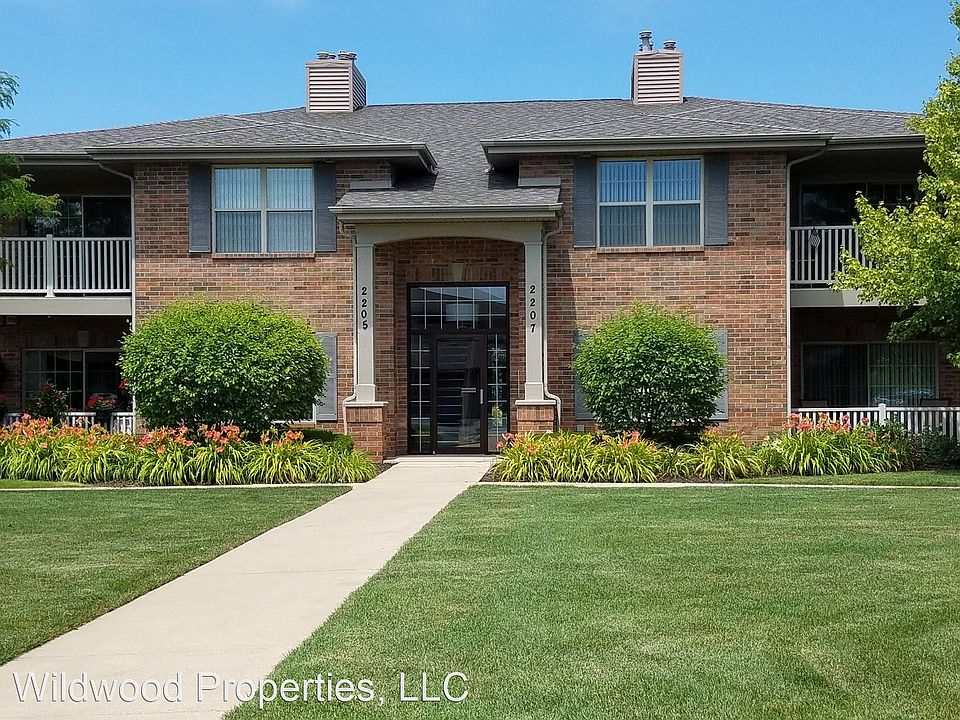 2nd image of 640 Cambridge Ct Unit 1-A