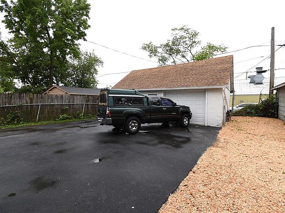 4th image of 112 N Jackson St