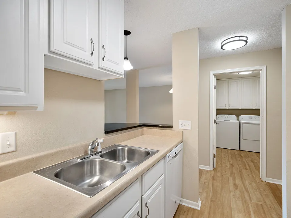 Heritage Park Apartments