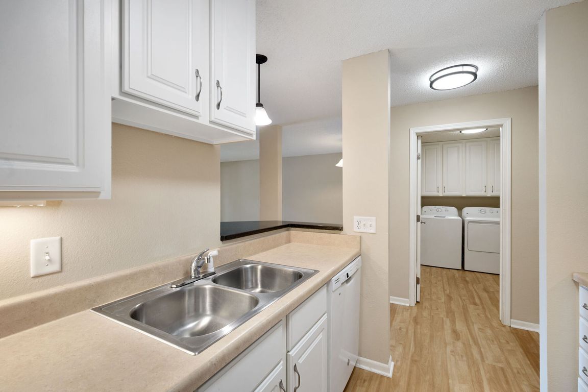 Heritage Park Apartments - 425 Chan Vw Chanhassen MN | Zillow