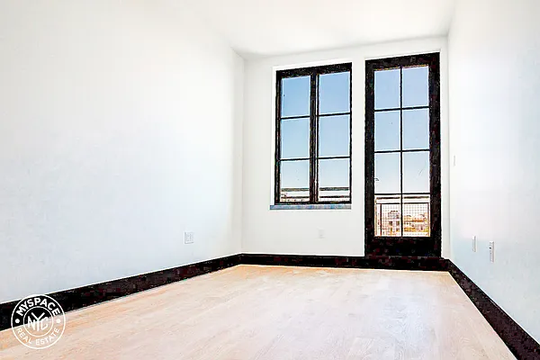 Rented by MySpaceNYC | media 8
