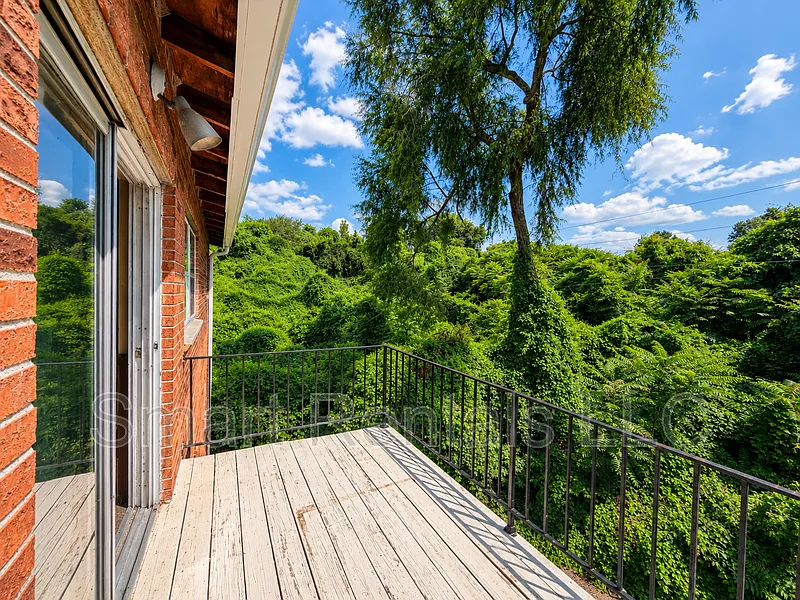 1 bed, 1.0 bath, $745 — Photo 4
