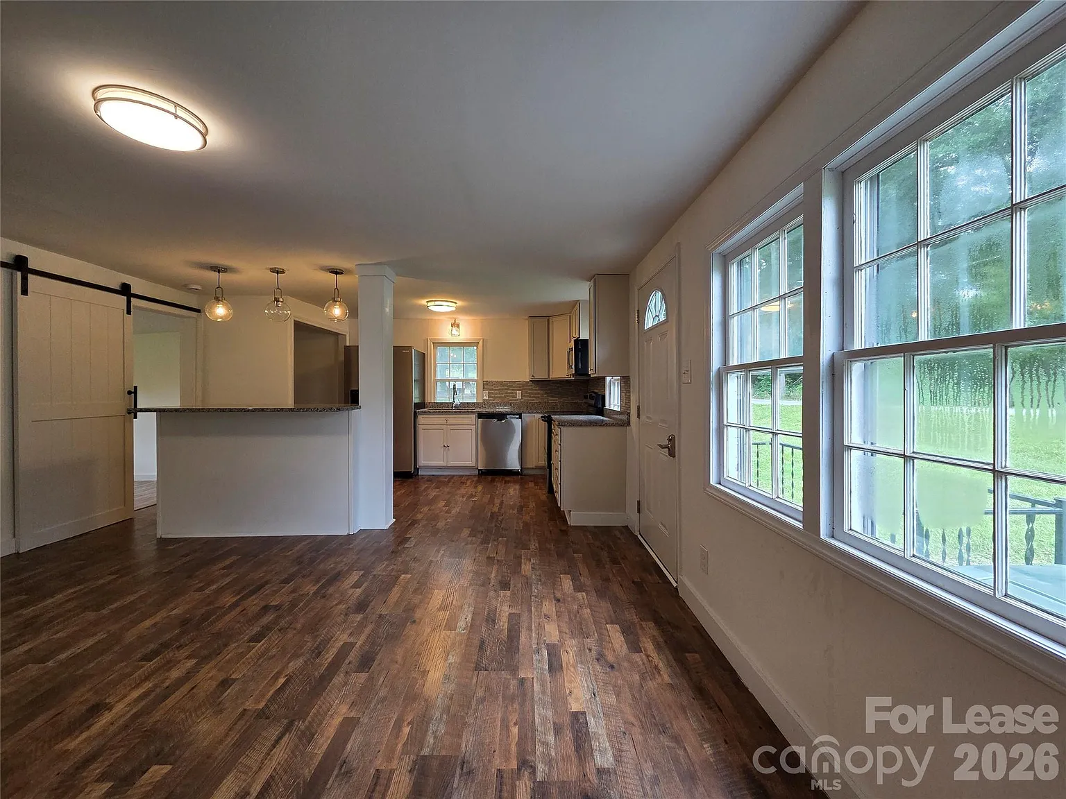 2 bed, 2.0 bath, 732 sqft, $1,450 — Photo 3