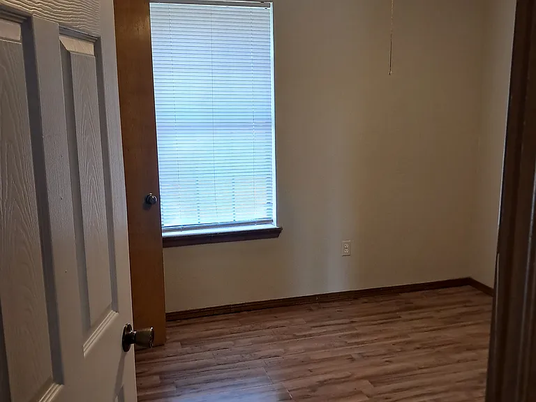 2502 Tanglewood Ct — Photo 10