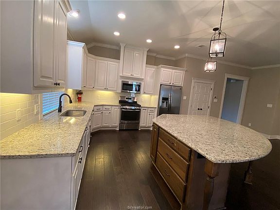 5th image of 2524 Hailes Ln