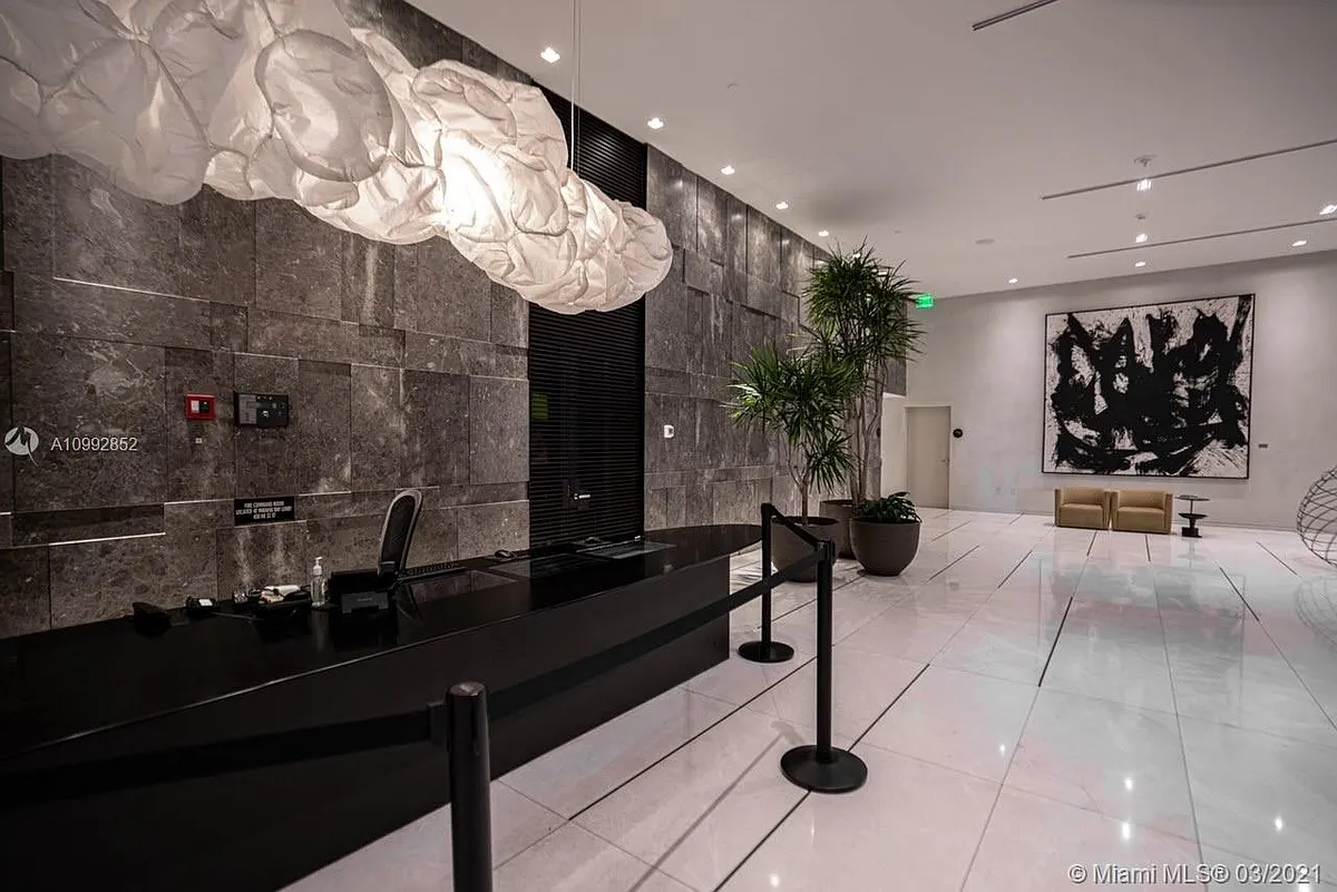 Building Photo - 480 NE 31st St #Penthouse 6