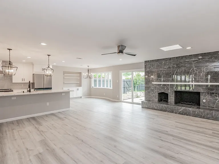 4015 Crown Shore Dr — Photo 11